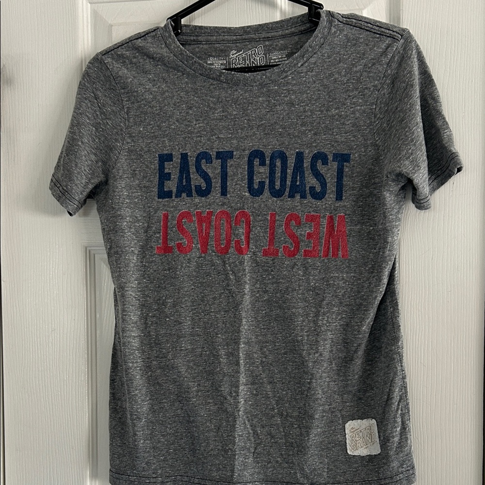 THE ORIGINAL RETRO BRAND T-SHIRT EAST COAST WEST COAST SIZE YM